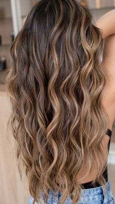 Light Brunette Hair, Balayage Hair Caramel, Rambut Brunette, Brown Hair Looks, Perfect Hair Color, Brown Curly Hair, Brown Hair Inspo, Brunette Hair With Highlights, Brown Hair With Blonde Highlights