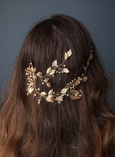 Double Gold Leaf Vine Headpiece with Pearl Accents Measurements: 29cm L x 12cm W Vine Headpiece, Gold Hair Piece, Leaf Headpiece, Gold Headpiece, Feuille D'or, Laurel Wreath, Wedding Hair Accessories, Wedding Hair, Hair Pieces