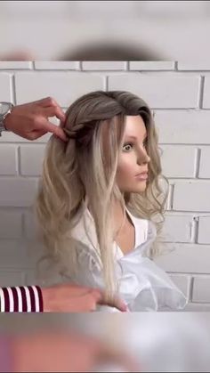 Half Curled Hair Half Straight, Half Up Half Down Hairstyles Medium Hair Shoulder Length, Sophisticated Half Up Half Down Hair, Hair Curled Half Up Half Down, Half Up Half Down Braid Tutorial, Half Up Half Down Hairstyle Tutorial, Easy Wedding Hairstyles Do It Yourself Half Up, Half Up Half Down Hairstyles Medium Hair, Half Up Half Down Hairstyles Tutorials