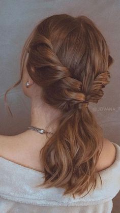 Homecoming Hair Trends to Show Off This Fall Cute Hair Inspo For Long Hair, Side Of Head Braid Hairstyles, Formal Ponytail Hairstyles Medium Length, Theater Hairstyles, Classy Prom Hair, Fesyen Rambut, Simple Wedding Hairstyles, Peinados Fáciles Para Cabello Corto, Hair Up Styles