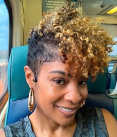 Twa Twist, Summer Hair Styles, Tapered Natural Hair Cut, Coiling Natural Hair, Natural Hair Haircuts, Short Natural Curly Hair, Undercut Styles, Shaved Side Hairstyles, Shaved Hair Designs