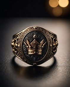 Golden Rings For Men, Gold Signet Ring Mens, Rings Signet, Black Diamond Wedding Rings, Royal Rings, Cool Rings For Men, Family Rings, Mens Rings Fashion, Mens Gold Jewelry