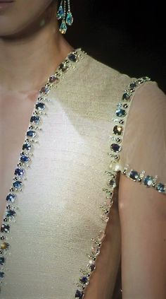 Haute Couture Embroidery, Haute Couture Details, Haute Couture Gowns, Georges Hobeika, Evening Gown Dresses, Diy Fashion Clothing, Couture Details, Couture Runway