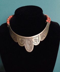 Vintage Moroccan Silver Etched Collar Necklace Coral Vintage Ceremonial Jewelry With Polished Beads, Silver Vintage Beaded Choker, Vintage Handmade Beaded Necklaces For Ceremonial Use, Vintage Handmade Beaded Necklaces For Ceremonial Occasions, Handmade Vintage Beaded Necklaces For Ceremonial Occasions, Handmade Vintage Beaded Necklaces For Ceremonial Use, Vintage Pendant Necklaces With Polished Beads, Vintage Pendant Necklace With Polished Beads, Vintage Polished Bead Pendant Necklace