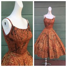 1950s Skirt, Circle Skirt Dress, Hawaiian Floral Print, Mexican Fashion, Full Circle Skirt, Gold Embellishment, Full Circle Skirts, Costume Shop, Full Circle