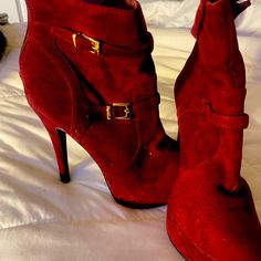 Burgundy Suede Ankle Boots With Gold Buckle. Sole Is Brand New Perfect For Fall Suede Ankle Boots, Bootie Boots, Ankle Boots, Size 7, Buckle, Womens Sizes, Women Shoes, Brand New, Boots