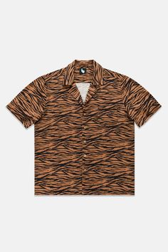 Tiger Camp-Collar Shirt Tiger Shirt, Outfits Verano, Wooden Buttons, Mens Hawaiian Shirts, Aloha Shirt, Tiger Print, Viscose Fabric, Collar Shirt, Collar Shirts