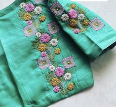 Unique Blouse Embroidery Designs, Simple Machine Work Blouses, Maggam Work Print Designs, Hand Embroidery Blouse Designs Simple, Simple Floral Maggam Work, Lotus Thread Work Blouse Designs, Machine Embroidery Designs For Blouse, Computer Embroidered Blouse Designs, Hoops Embroidery