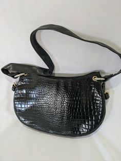 Jaclyn Smith Women's Shoulder Handbag Small Black Purse. Condition is "Pre-owned". Shipped with USPS Priority Mail. Small Black Purse, Jaclyn Smith, Black Purse, Black Purses, Shoulder Handbag, Small Handbags, Shoulder Handbags, Priority Mail, Purse