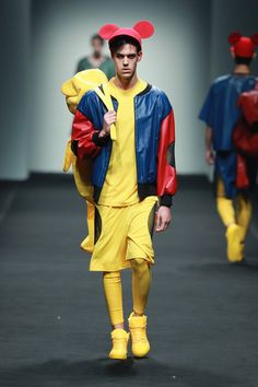 Alberto Zambelli Fall/Winter 2016 - Shanghai Fashion Week Rain Jacket