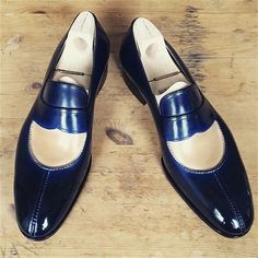 Category:Loafers  Slip-Ons; Upper Materials:PU; Embellishment:Splicing; Season:Fall,Winter; Gender:Men's; Activity:Walking; Toe Shape:Round Toe; Style:British; Outsole Materials:Rubber; Occasion:Office  Career,Party  Evening; Closure Type:Loafer; Function:Warm,Massage,Wear Resistance; Pattern:Solid Colored; Listing Date:11/22/2023; 2024 Trends:Formal Shoes,Dress Shoes; Foot Length:; SizeChart1_ID:2:185810; Size chart date source:Provided by Supplier. Luxury Men's Shoes With Red Sole For Semi-formal Events, Luxury Formal Boat Shoes With Contrast Sole, Luxury Vintage Men's Snip Toe Shoes, Vintage Luxury Men's Shoes For Derby, Luxury Italian Crafted Gentleman's Dress Shoes, Luxury Round Toe Men's Shoes For Galas, Luxury Sports Men's Shoes With Round Toe, Luxury Men's Shoes With Cushioned Footbed For Streetwear, Luxury Men's Shoes With Ortholite Insole And Modern Style