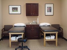 Physio Clinic, Chiropractic Office Design, Sports Physical Therapy, Therapy Clinic, Acupuncture Clinic, Spa Room Decor, Medical Office Design