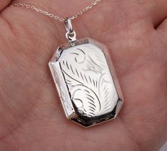 Very large sterling silver rectangle photo locket,Antique Victorian etched box locket,memorial locket necklace,Valentine girlfriend gift,custom note Carrying the pictures of your loved ones close to your heart all the time, this unique Victorian style etched box locket necklace features: 1. a very large (35 x 25 mm, 8.5 grams) solid sterling silver rectangle shaped locket that can hold two pictures inside. Its front has an etched Victorian-style floral pattern. Its back is plain and can be engra Engraved Locket, Valentine Gifts For Girlfriend, Oval Locket, Memory Locket, Remembrance Gifts, Photo Locket, Valentines Necklace, Silver Box, Girlfriend Gift