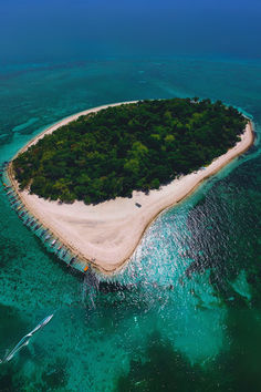 an island in the middle of the ocean