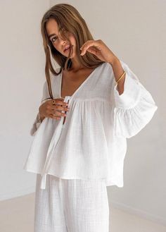 Cotton V-neck Relax Fit Sets, Relaxed Fit Cotton V-neck Sets, Summer V-neck Loungewear Sets, Summer Loungewear Sets With V-neck, Cotton Sets For Day Out With Relaxed Fit, Chic Cotton Sets With Relaxed Fit, Relaxed Fit Cotton Sets For Day Out, Chic Relaxed-fit Cotton Sets, Casual 3/4 Sleeve Spring Sleepwear