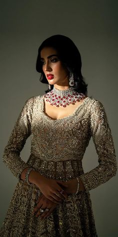 Elegant Pakistani Bridal Wedding Lehenga Gown Bridal Gown Pakistani, Gown Pakistani, Bridal Lehenga Pakistani, Pakistani Gown, Lehenga Pakistani, Pakistani Bridal Lehenga, Flared Lehenga, Pakistani Bridal Dress, Bridal Dupatta