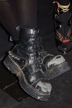 Gothic Punk Aesthetic, Punk Core Aesthetic, Punk Aesthetic Outfit, Dark Punk, Crust Punk, Punk Shoes, Punk Aesthetic, Punk Boots, Punk Accessories