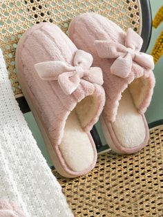 Cute Bedroom Slippers, Light Pink Slippers, Bedroom Slippers Cute, Fuzzy Slippers Aesthetic, Cozy Slippers Aesthetic, Cute Pink Slippers, Pink Slippers Aesthetic, Cute House Slippers, Cute Slippers Aesthetic