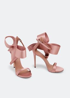 Elevate your style with these satin bridal shoes featuring an oversized bow and ankle strap. Exuding elegance, these heeled sandals are perfect for your special day.Occasion: Suitable for parties, attending festivals, red carpet shows, matching evening dresses, or street photography, cosplay, nightclubs, dance halls, attending events, etc. Color: burgundy, fluorescent green, apricot, white, red, blue, silver, blackMaterial: satinHeel type: StilettoHeel Height: Approximately 4.5 inches/115mmToes: openAdjustable ankle strap designExtra large bow decoration High Heels With Bow Straps For Events, Evening Sandals With Satin Bow And Round Toe, Spring Event Heels With Satin Bow, Luxury Spring Heels With Satin Bow, Elegant Open Toe Heels With Bow Straps, Summer High Heels With Detachable Bow, Open Toe Heels With Bow For Evening, Party Heels With Bow Straps And Round Toe, Party Heels With Satin Bow