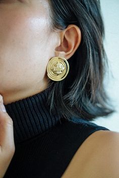 Massive Vintage Gold Disk Coin Earrings, Mediterranean Coin Earrings Measurement: 3 cm (approx.) Weight: 5g Gold Coin Earrings, Coin Earrings, Gold Disc, Gold Coin, Gold Coins, Vintage Gold, Favorite Jewelry, Jewelry Earrings Dangle, Hong Kong