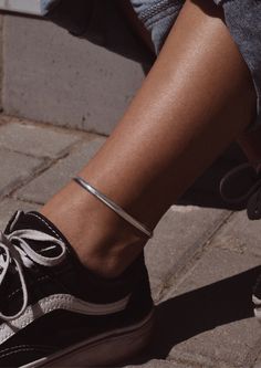 Silver Snake Anklet, Silver Anklet, Flat Anklet, Just that little sparkle that is missing! The perfect addition to your summer outfit. Description: - Material: Sterling silver - Length: 22-28cm long chain with extendable chain - Weight: 8.47 gr. For an extra kick, match it together with Paper Clip Anklet Silver. With love, NO MORE! Our jewelry is made in Lithuania and the Netherlands with extra love.. Trendy Silver Anklets For Festival, Silver Casual Anklets For Festival, Casual Silver Anklets For Festival, Handmade Silver Casual Anklets, Handmade Casual Silver Anklets, Snake Anklet, Outfit Description, Anklet Silver, Silver Anklet