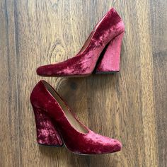 Gorgeous Dark Red Velvet Heels From Dries Van Noten With Lots Of Life Left! Heel Is 4.5" From Top To Bottom Size 39 Or 8/8.5 Us Small, Hardly Visible Nick On Right Toe (See Photo) Red Velvet Heels, Dries Van Noten Shoes, Dark Red Velvet, Velvet Heels, Red Pumps, Chunky Block Heels, Dries Van Noten, Burgundy Red, Dark Red