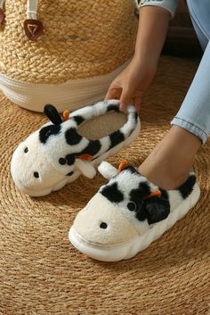 Olivia Mark - Luxurious Thermal Cow Print Slippers Cow Slippers, Lantern Sleeve Sweater, Cow Design, Cute Cow, Home Slippers, White Cow, Pattern Animal, Cute Cows, Quilted Vest