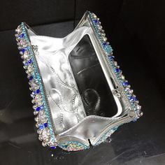 100% handmade evening bags. For Women Who Go For Shopping, Dating, Evening Party or Wedding.Manufacturing time about 5 days, Send us inquiry for wholesale or OEM production. Silver Crystal Bag For Gift, Silver Crystal Bags For Gifts, Silver Crystal Bags As Gifts, Silver Crystal Rectangular Bag, Silver Rectangular Crystal Bag, Rectangular Silver Crystal Bag, Rectangular Rhinestone Evening Bag, Evening Crystal Bag In Rectangular Shape, Crystal Evening Bag, Rectangular Shape