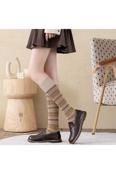 Material : Algodão Casual Mid-calf Stockings For Winter, Casual Mid-calf Winter Stockings, Casual Mid-calf Stockings, Casual Multicolor Stockings, Casual Brown Mid-calf Socks, Casual Multicolor Knee-high Socks For Winter, Casual Multicolor Knee-high Winter Socks, Brown Knee-high Socks For Winter, Beige Mid-calf Socks For Fall