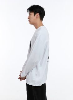 Product Detail Style : Street Occasion : Back to school Type : Men, TShirts Print : Graphic Material : Cotton Sleeve : Long sleeve Neck : Round neck Fit : Loose fit Cotton100 Color : White, Black Made in Korea Model Size Model is wearing size M/L and the color White. Height : 6'0" | 184cm / Top : L / Bottom : XL (32 inch) .prddescription table, .prddescription td, .prddescription th { border : 1px solid black; border-collapse : collapse; padding: 10px; } Size(Inch) Size Shoulder Bust Sleeve Leng Casual Long Sleeve Graphic T-shirt, Casual Long Sleeve Cotton T-shirt, Hip Hop Long Sleeve Cotton Tops, Long Sleeve Cotton T-shirt With Logo Print, Urban Long Sleeve T-shirt For Streetwear, Long Sleeve Hip Hop T-shirt For Streetwear, Urban Long Sleeve Tops With Logo Print, Hip Hop Long Sleeve Tops With Text Print, Hip Hop Style Long Sleeve Relaxed Fit Tops