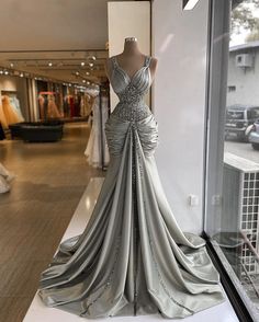 Crystal Prom Dress, Satin Evening Gown, Green Prom, Long Prom Gowns, Sweetheart Prom Dress, Prom Dress Inspiration, Green Prom Dress, Mermaid Evening Dresses, Gala Dresses