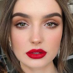 Makeup Bibir, Best Lipstick Brand, Rosa Make-up, Purple Makeup Looks, Halloween Make-up Looks, Vintage Makeup Looks, Kendall Jenner Makeup