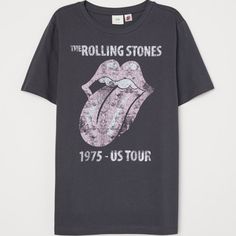 Never Worn H&M Graphic Tee Rolling Stones Tshirt, Rolling Stones, Comfy Outfits, Jersey T Shirt, Fashion Company, Dark Gray, Tshirt Print, Sleeve Styles, Graphic T Shirt