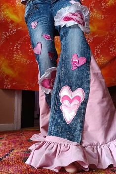 Denim Bell Bottoms, Upcycled Jeans, Mode Hippie, Diy Vetement, Upcycle Jeans, Upcycled Fashion, Upcycled Denim, Eyelet Lace, Character Outfits