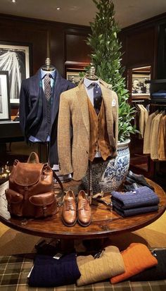 Ralph Lauren Milan, Andover Massachusetts, Ralph Lauren Store, Waxed Cotton Jacket, Mens Clothing Store, Best Shoes For Men, Ralph Lauren Style, Mens Boots Fashion, Elegant Man