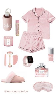 Mode Zendaya, Adrette Outfits, Pijamas Women, Cute Pajama Sets, Girly Aesthetic, Cute Lazy Day Outfits, Lazy Day Outfits, Cute Pajamas, Simple Trendy Outfits