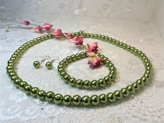 Green Pearl Necklace Bracelet Earring, 3 Piece Jewelry, Bridal Jewelry, Wedding Jewelry, Pearl Choker, Bridesmaid Gift, Mother of Bride Gift - Etsy Formal Green Pearl Necklaces, Green Pearl Necklace For Formal Occasions, Elegant Green Pearl Necklace For Gift, Elegant Adjustable Light Green Jewelry, Elegant Lime Green Jewelry With Round Beads, Green Adjustable Jewelry Sets For Wedding, Adjustable Green Pearl Necklace, Adjustable Elegant Lime Green Jewelry, Formal Green Pearl Necklace With Round Beads