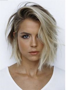 Bob Lung, Kort Bob, Blonde Hairstyles, Cool Short Hairstyles, Chin Length Hair, Bob Haircuts For Women, Short Bob Haircuts, Penteado Cabelo Curto, Brown Blonde Hair