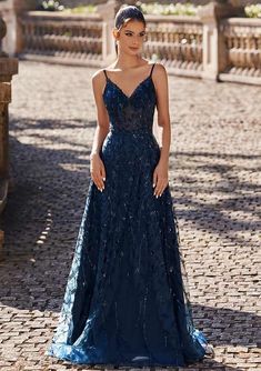 Prom Dress With Appliques, Sparkly Princess Prom Dress, Long Formal Dresses Teen, Dresses To Wear To A Ball, Prom Dresses Dillards, Prom Dress Night Sky, Light Color Dress, Sweetheart Neck Prom Dress, Sparkly Grad Dresses