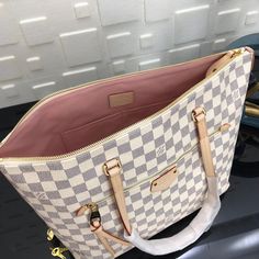 Size: Standard Size It comes with Dust box, Care manual, Tag, and Paper bag. Leather Tote Bag Designer, Mens Luxury, Active Women, Shoulder Tote, Vuitton Handbags, Louis Vuitton Handbags, Luxury Boutique, Louis Vuitton Damier, Monaco