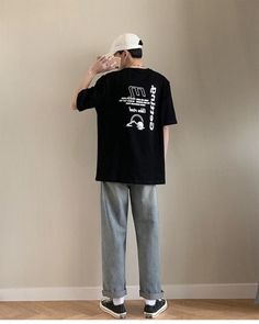 Korean Oversized Outfit Men, Chuck Taylors Outfit Men, Oversized Outfit Men, Chuck Taylors Outfit, Outfit Cowo, Sweater Outfits Men, Outfit Oversize, Trendy Boy Outfits, Trendy Mens Fashion