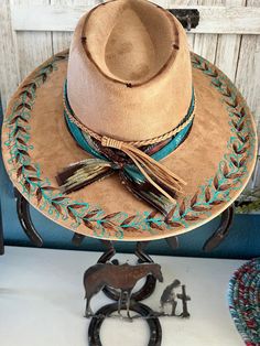 Wide Brim Fedora Women, Custom Cowgirl Hats, Hat Making Ideas, Burn Hats, Burnt Hats, Cowboy Hat Crafts, Hand Painted Hats, Clothing Redo, Boho Hats