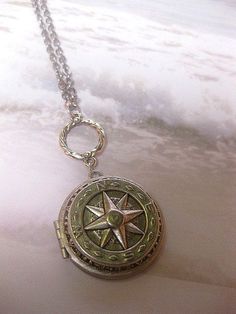 Compass Locket Necklace True North Locket by FashionCrashJewelry Compass Locket Necklace, Compass Necklace Aesthetic, Compass Rings, Compass Aesthetic, Locket Aesthetic, Compass Locket, Necklace Compass, Vintage Locket Necklace, Locket Necklaces