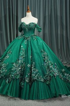 Luxury Dark Green Elegant Gown, Luxury Green Ball Gown For Party, Green Xv Dresses, Quinceanera Dark Green, Dark Green Ball Gown Princess, Luxury Romantic Green Ball Gown, Luxury Green Floor-length Quinceanera Dress