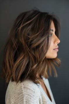 fall hair color ideas for brunettes #FallHairColors #BrunetteHair #AutumnHairTrends #WarmTones #BrunetteBalayage #RichShades #SeasonalHair #HairInspo #CaramelHighlights #ChocolateBrownHair Fall Highlights For Brown Hair Straight, Brunette Balayage Hair Straight, Medium Length Brunette Balayage, Medium Length Brown Hair With Highlights, Brunette Caramel Balayage, Chocolate Balayage Hair, Dark Hair With Caramel Highlights, Subtle Brown Balayage, Caramel Balayage Bob