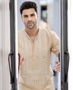 Vivek Dahiya, Kurta Patterns, Indian Men Fashion, Dress Suits For Men, Indian Man, Dress Suits, Stylish Men, Mens Suits, Blouse Designs