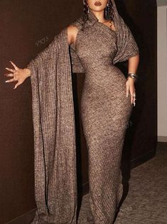 Mode Rihanna, Ruffle Bodycon, Long Bodycon Dress, Glam Dresses, Women Long Dresses, Looks Style, Classy Dress, Modest Fashion, Pretty Dresses