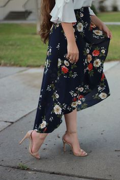 We are so excited to announce that our Margaret wrap skirt is now available in XL! ❤️ Grab one today ladies! S-XL Simply Fashion, Timeless Outfits, Beautiful Skirts, Cute Skirts, Fashion Poses, Look Chic