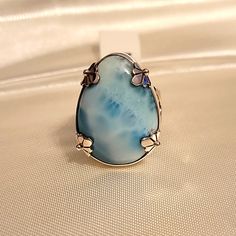 Sajen Larimar Sterling Silver Ring. Still Has Tag On It Never Worn. Teardrop Shape And Cute Detail In Sterling Silver Overlays On 4 Spots. Artisan Rings Unique, Silversmith Jewellery, Art Deco Inspiration, Larimar Rings, Larimar Jewelry, Artisan Rings, Labradorite Jewelry, Ring Color, Dainty Earrings