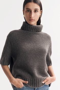 Short sleeve ribbed knit turtleneck knitted in 100% cashmere. - Rib knit - Regular fit - True to size - 3 gg - 12 ply - 100% Cashmere Model is wearing size S and is 177 cm tall. Short Sleeve Turtleneck, Knit Turtleneck, Ribbed Turtleneck, Cashmere Turtleneck, Knit Hoodie, Knit Vest, Bottoms Pants, Dress Pants, Cable Knit